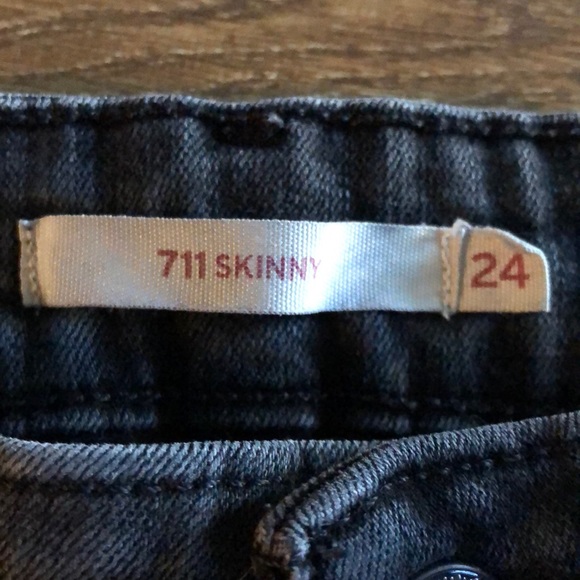 Levi’s Cutoffs - Picture 4 of 8